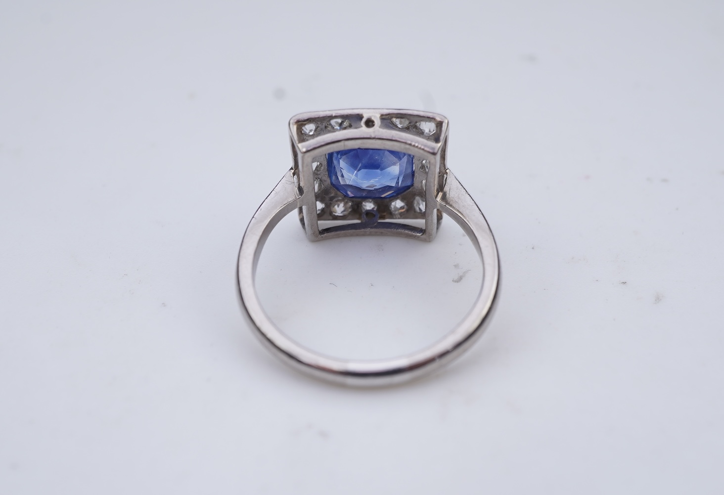 A Kashmir sapphire and diamond ring, early 20th century